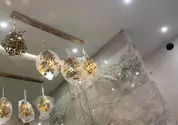 Натяжной потолок в ванной