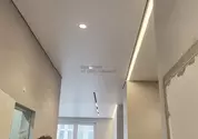 Натяжные потолки в прихожую