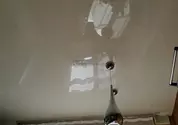 Глянцевые натяжные потолки