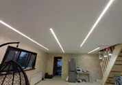 Световые линии на натяжном потолке