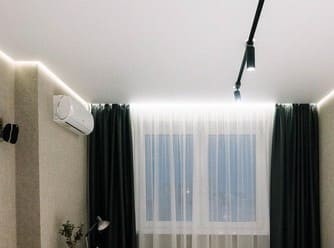 Матовые натяжные потолки в зал